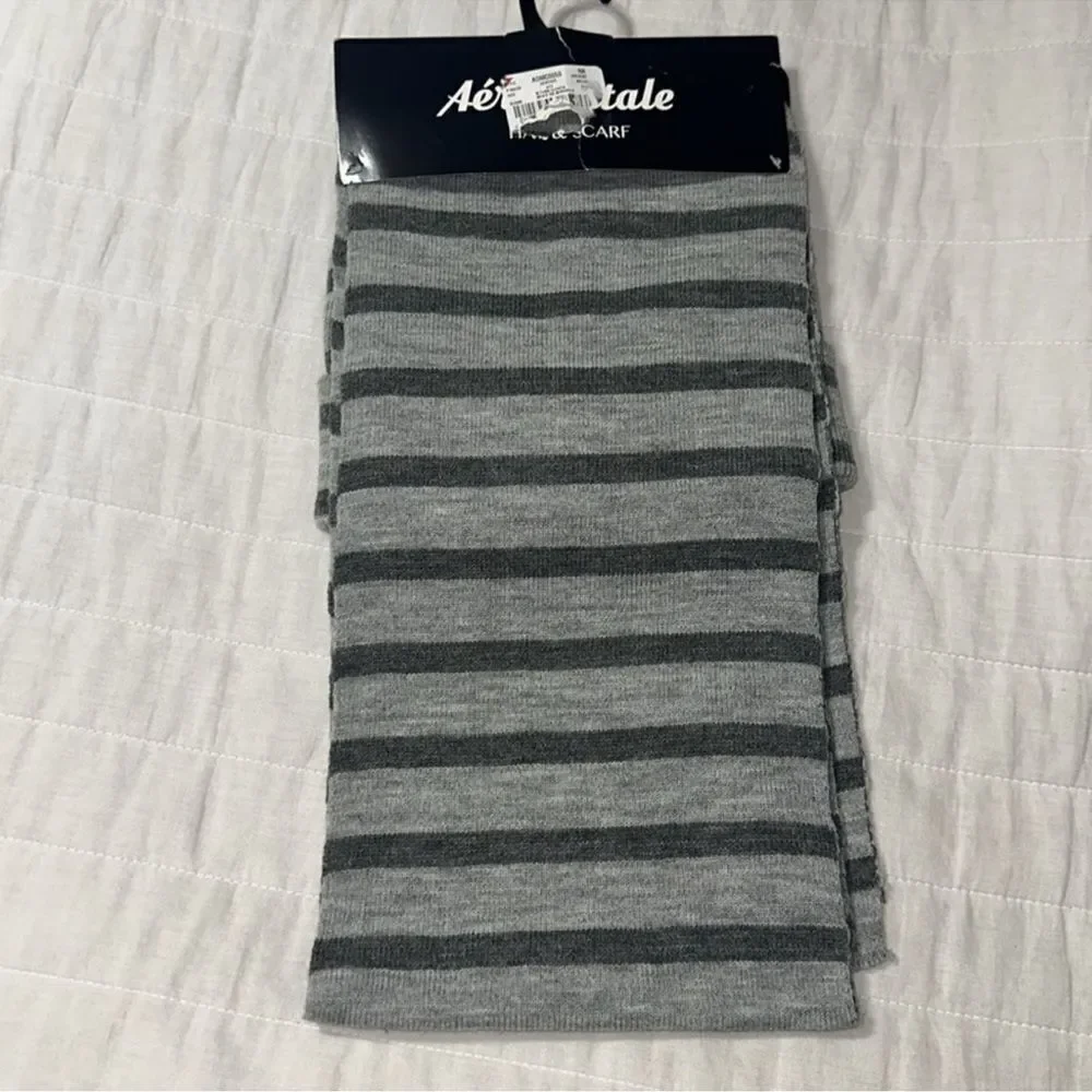 Aeropostale OS Gray Silver White Logo Stripes Knit Hat & Scarf Gift Set